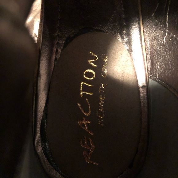 Kenneth Cole Reaction booties - Picture 2 of 2